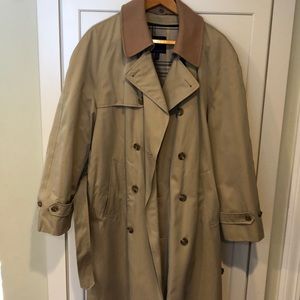 Brooks Brothers Men’s trench coat. Tan w wool. 42R